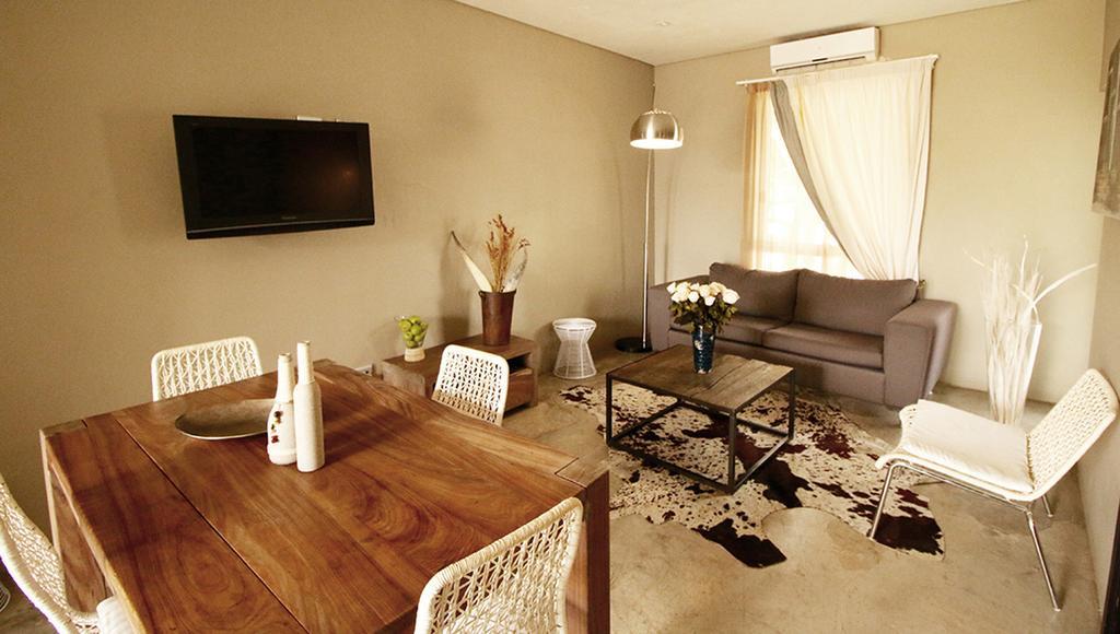Village Executive Suites Windhoek Exteriör bild