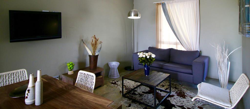 Village Executive Suites Windhoek Exteriör bild
