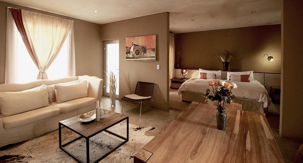 Village Executive Suites Windhoek Exteriör bild