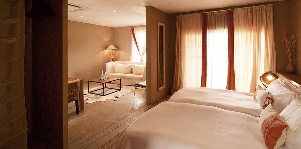 Village Executive Suites Windhoek Exteriör bild