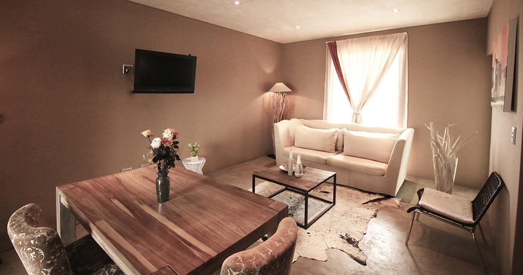 Village Executive Suites Windhoek Exteriör bild