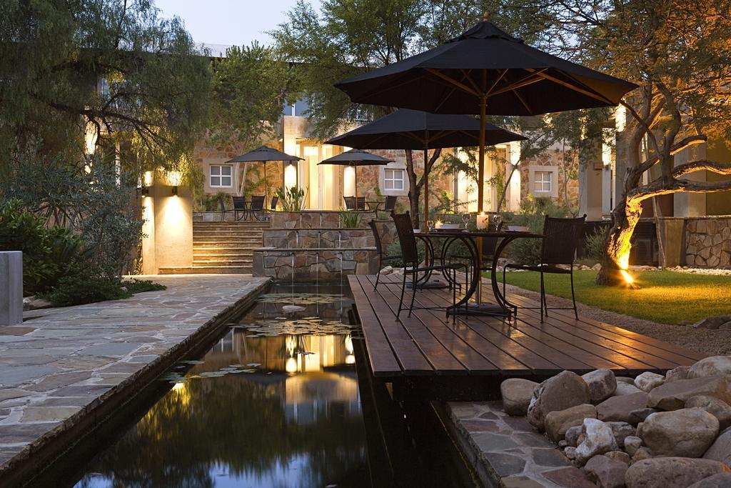 Village Executive Suites Windhoek Exteriör bild
