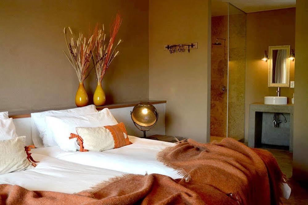 Village Executive Suites Windhoek Exteriör bild